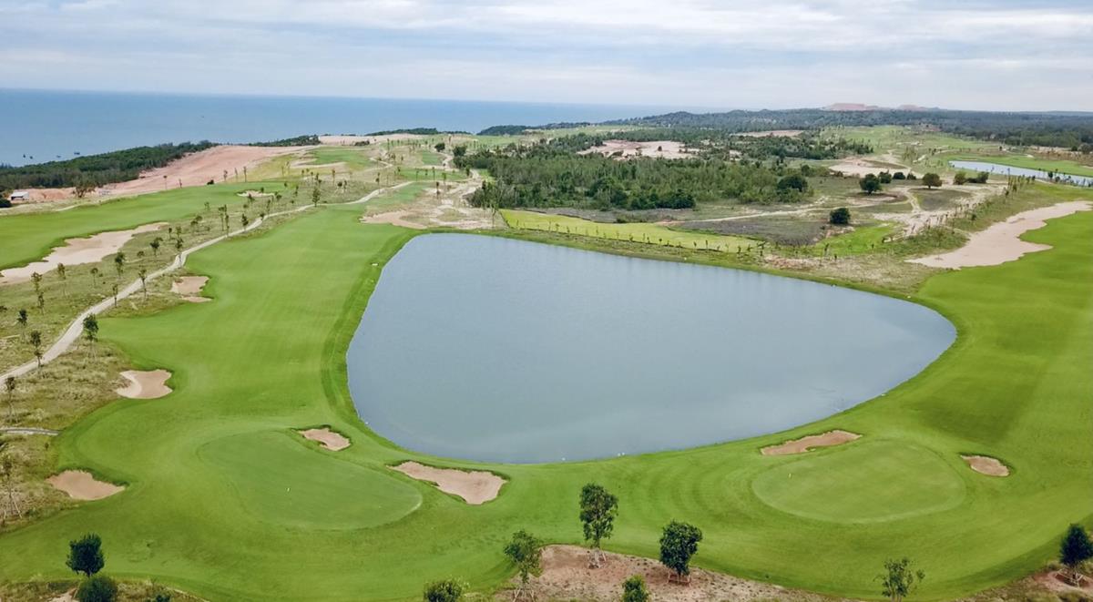 Sân Golf PGA Ocean 18 hố tại NovaWorld Phan Thiet đã vận hành từ tháng 4/2021 là một trong hai cụm sân PGA độc quyền tổ chức PGA Tour tại Việt Nam.