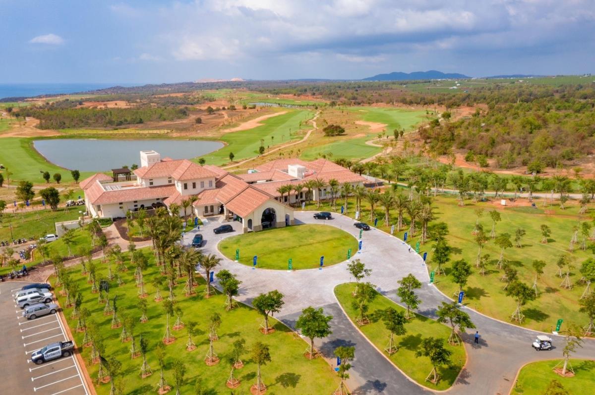 Sân golf PGA Ocean cùng clubhouse được xây dựng trên diện tích đất 88,4 ha. Ảnh: Novaland.